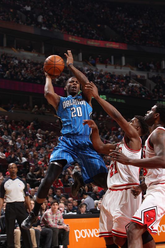 圈内外持续 圈内外持续