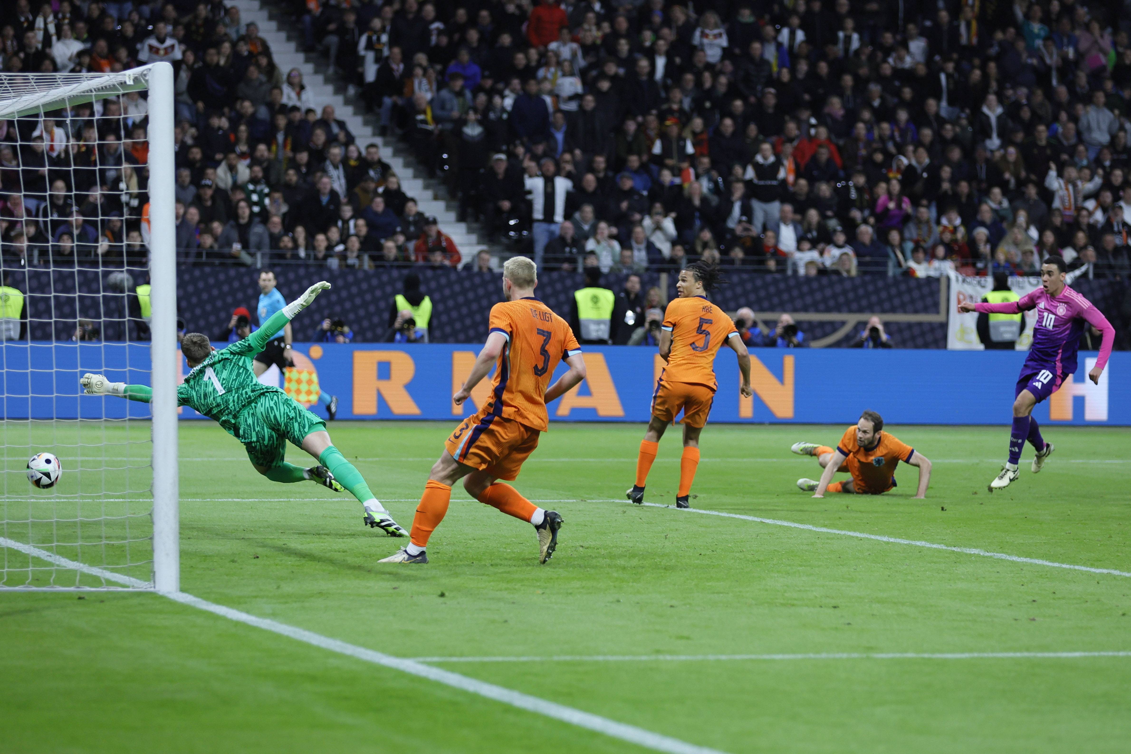 尽管偶尔有 尽管偶尔有