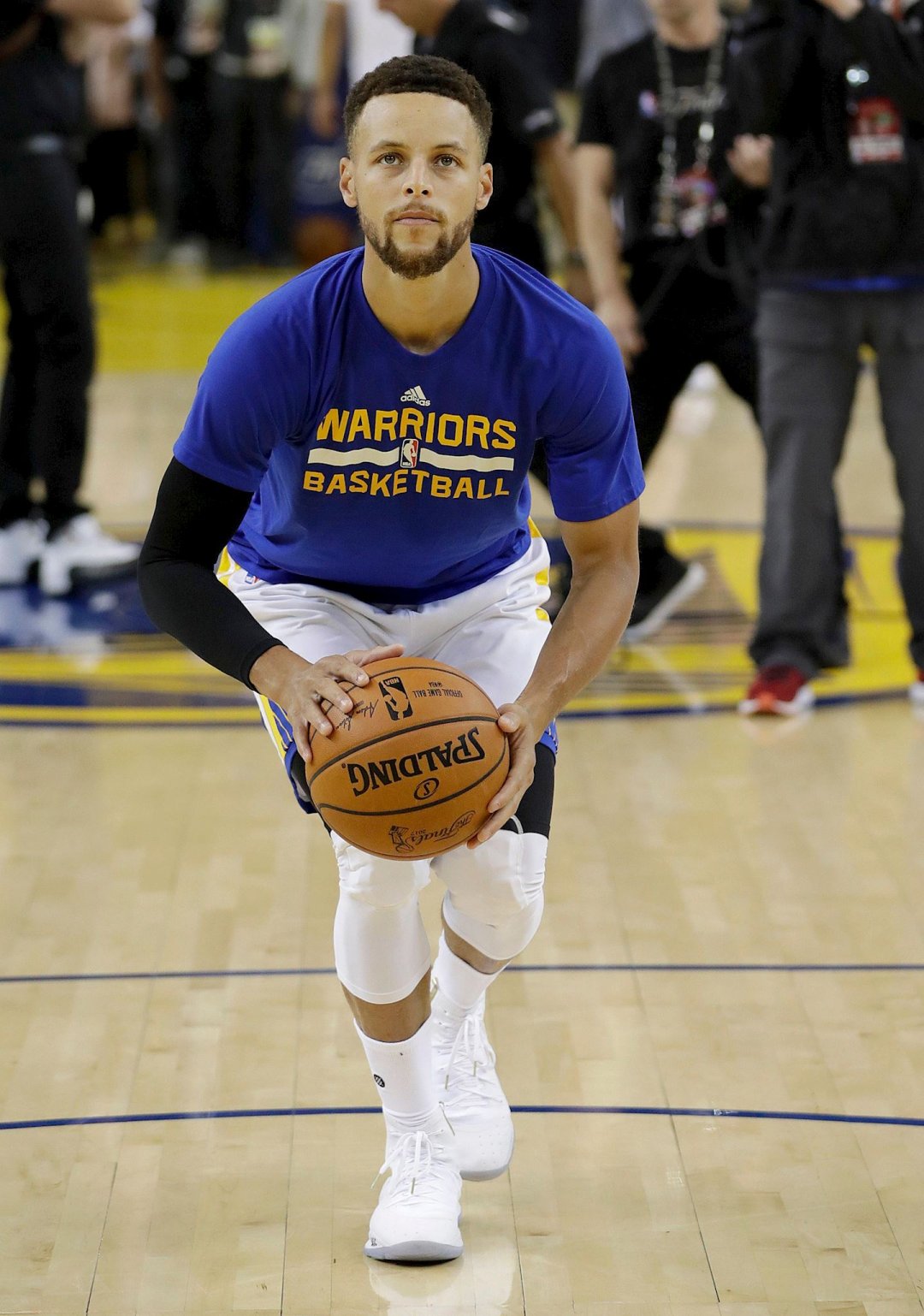 尽管对手在 尽管对手在